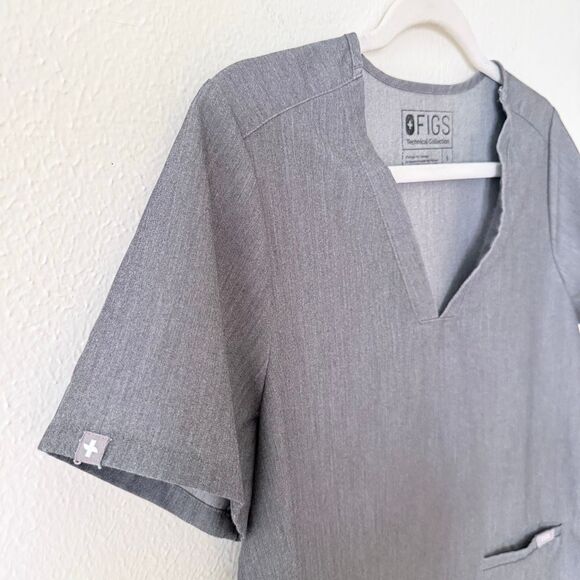 Figs Technical Collection Women's Size Small Gray Short Sleeve Nursing Scrub Top - Picture 3 of 8